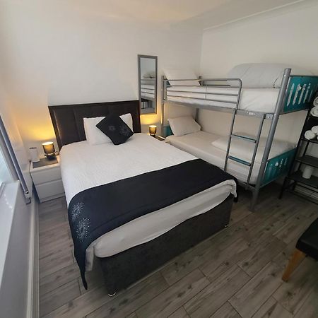 Gatwick Rooms-Travel Service-Airport Parking Ifield Eksteriør billede