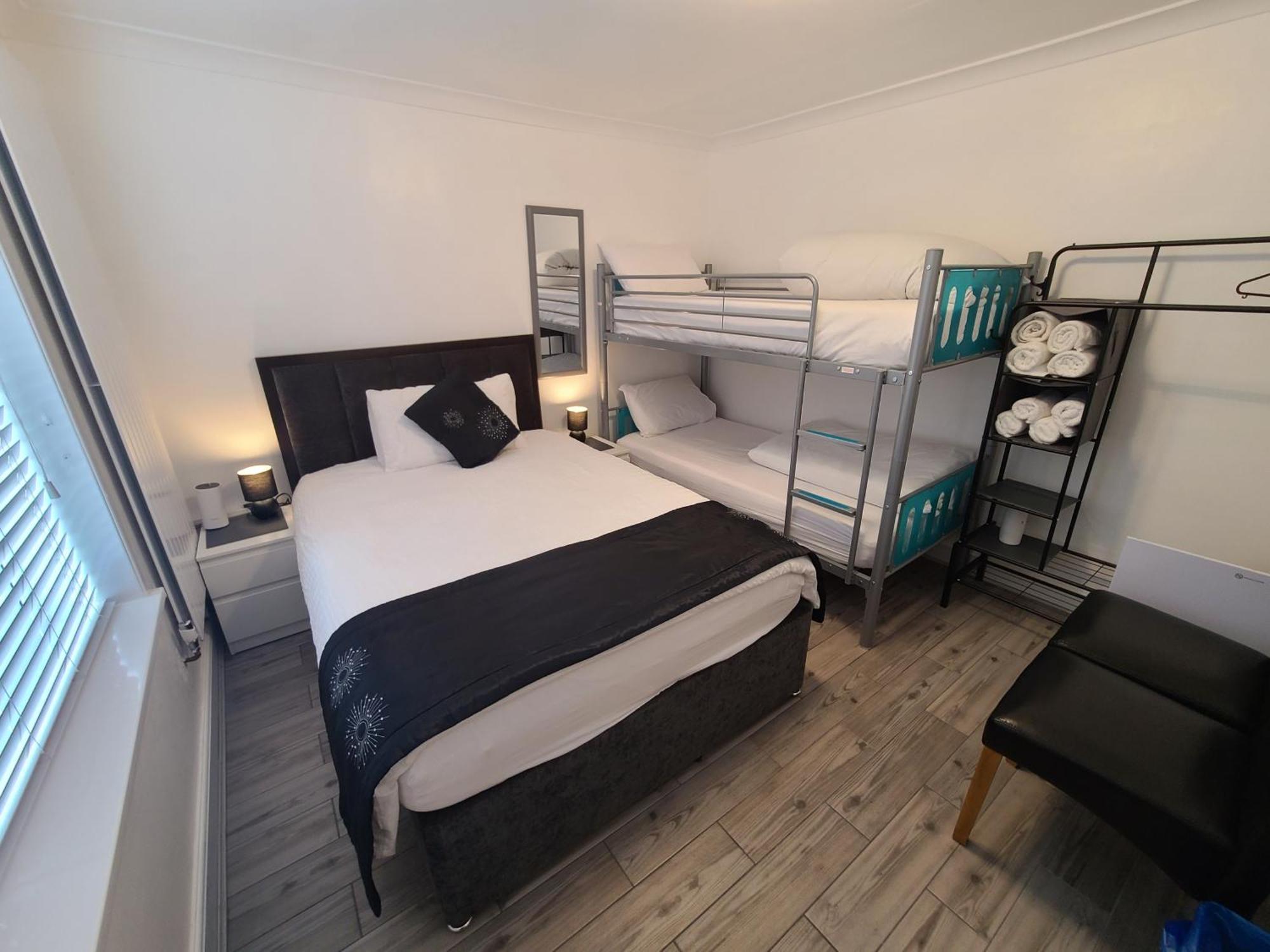 Gatwick Rooms-Travel Service-Airport Parking Ifield Eksteriør billede