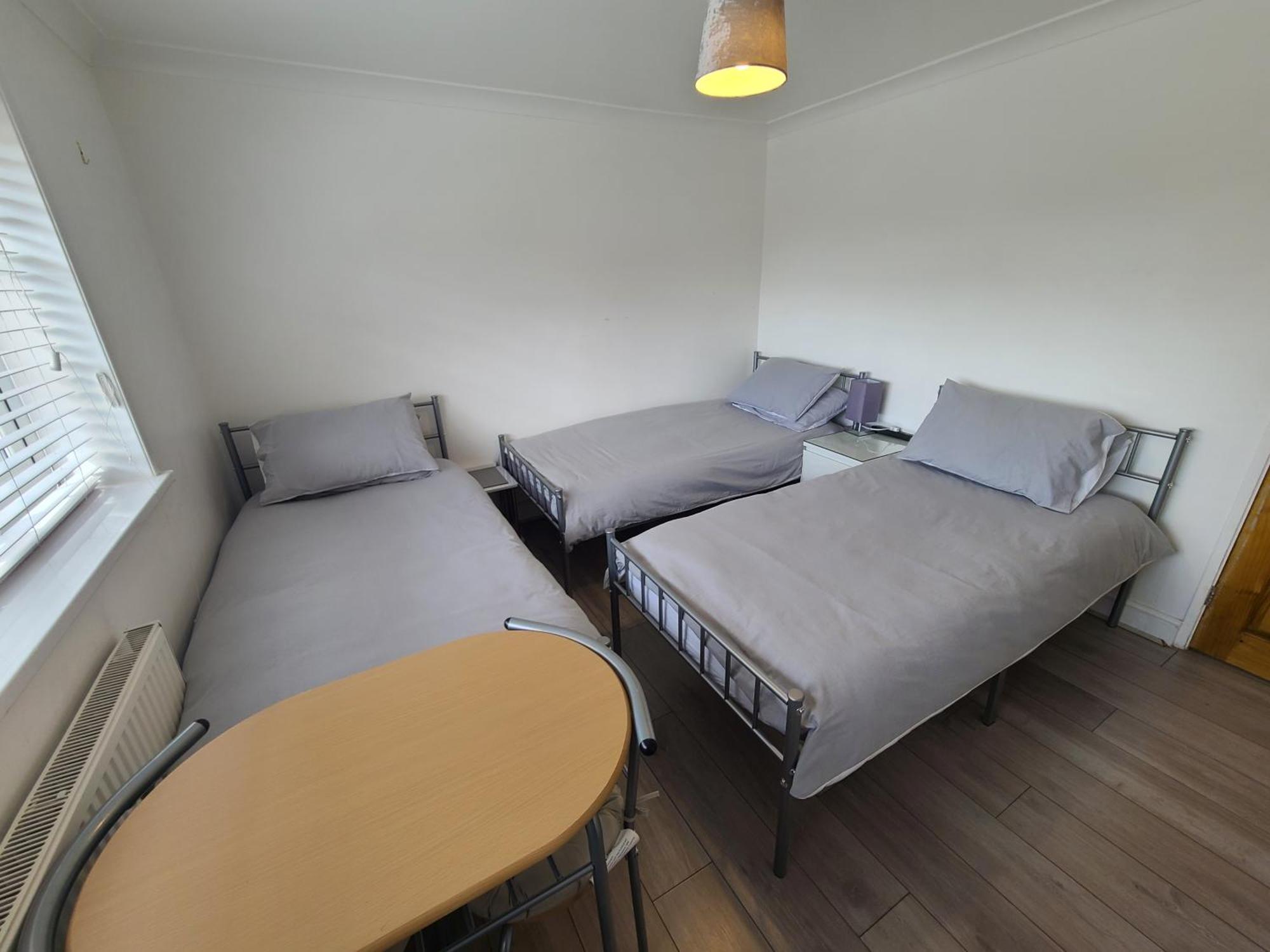 Gatwick Rooms-Travel Service-Airport Parking Ifield Eksteriør billede